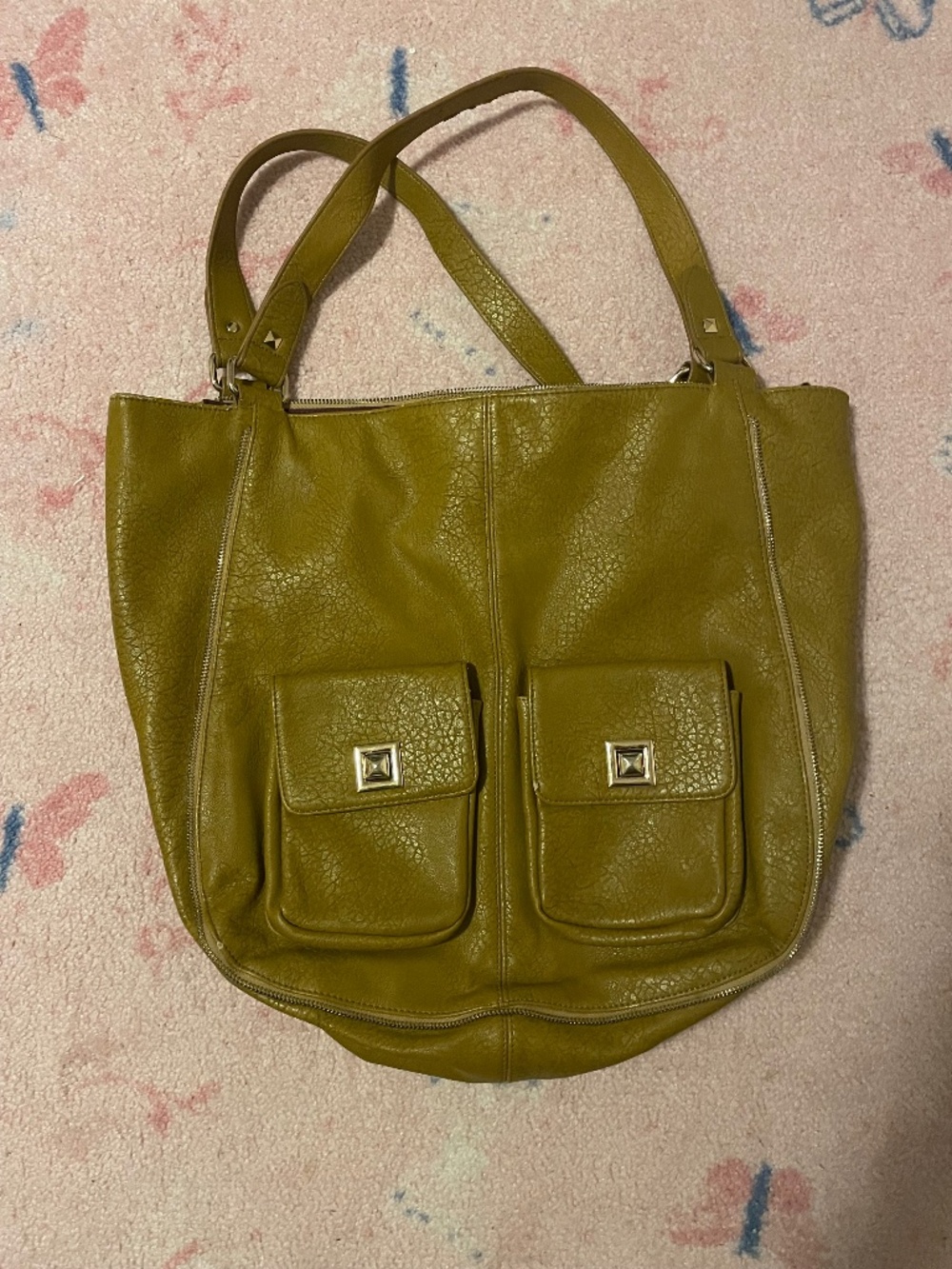 Shiraleah Chicago Green Faux Leather Travel Bag